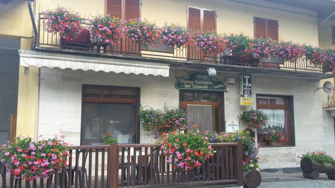 Albergo Ristorante Centro Vico Canavese Kültér fotó