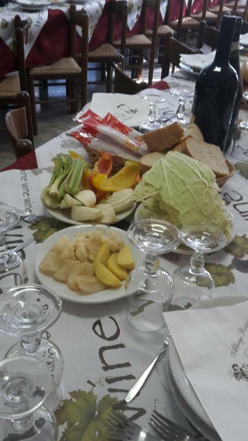 Albergo Ristorante Centro Vico Canavese Kültér fotó