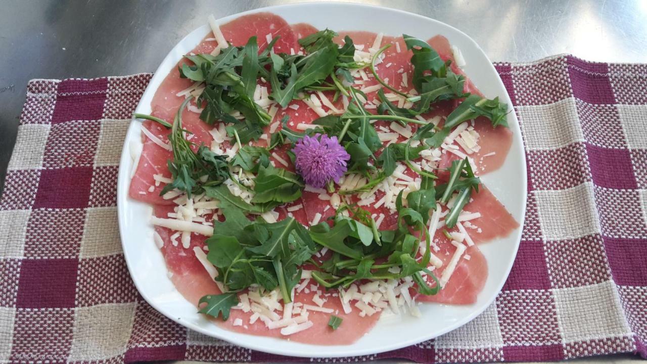 Albergo Ristorante Centro Vico Canavese Kültér fotó