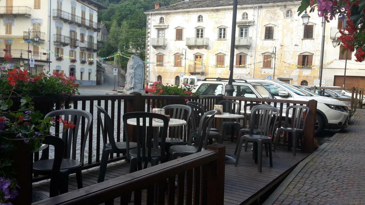 Albergo Ristorante Centro Vico Canavese Kültér fotó