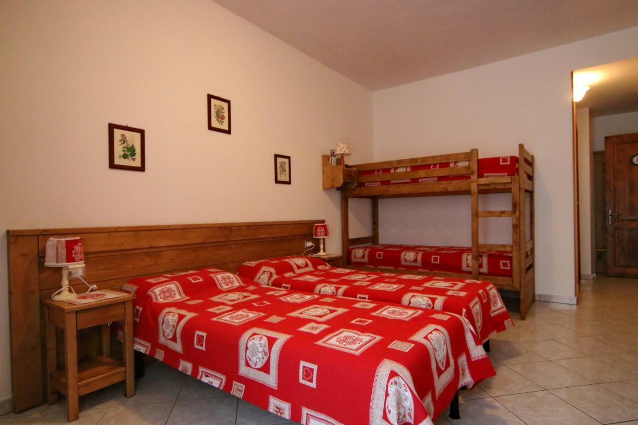Albergo Ristorante Centro Vico Canavese Kültér fotó
